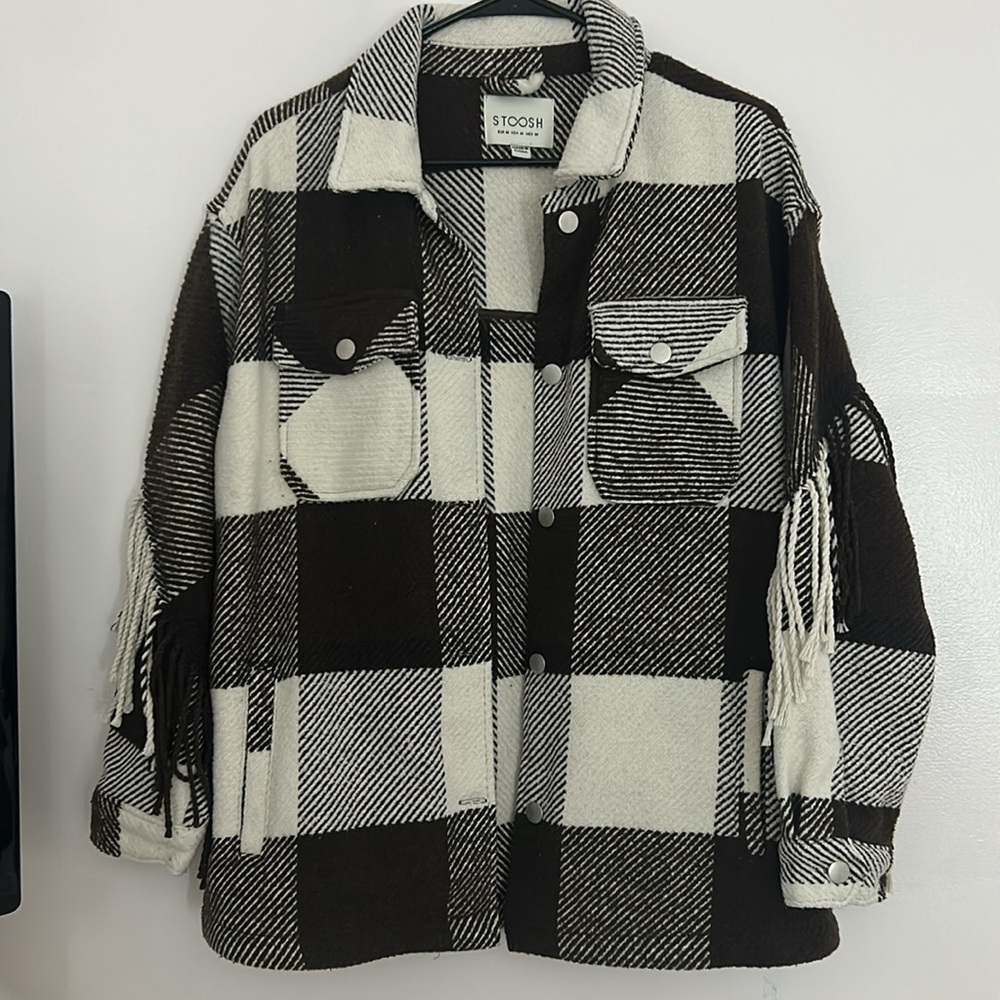 selling a stoosh jacket! Really warm and a cute jacket for the fall and winter!